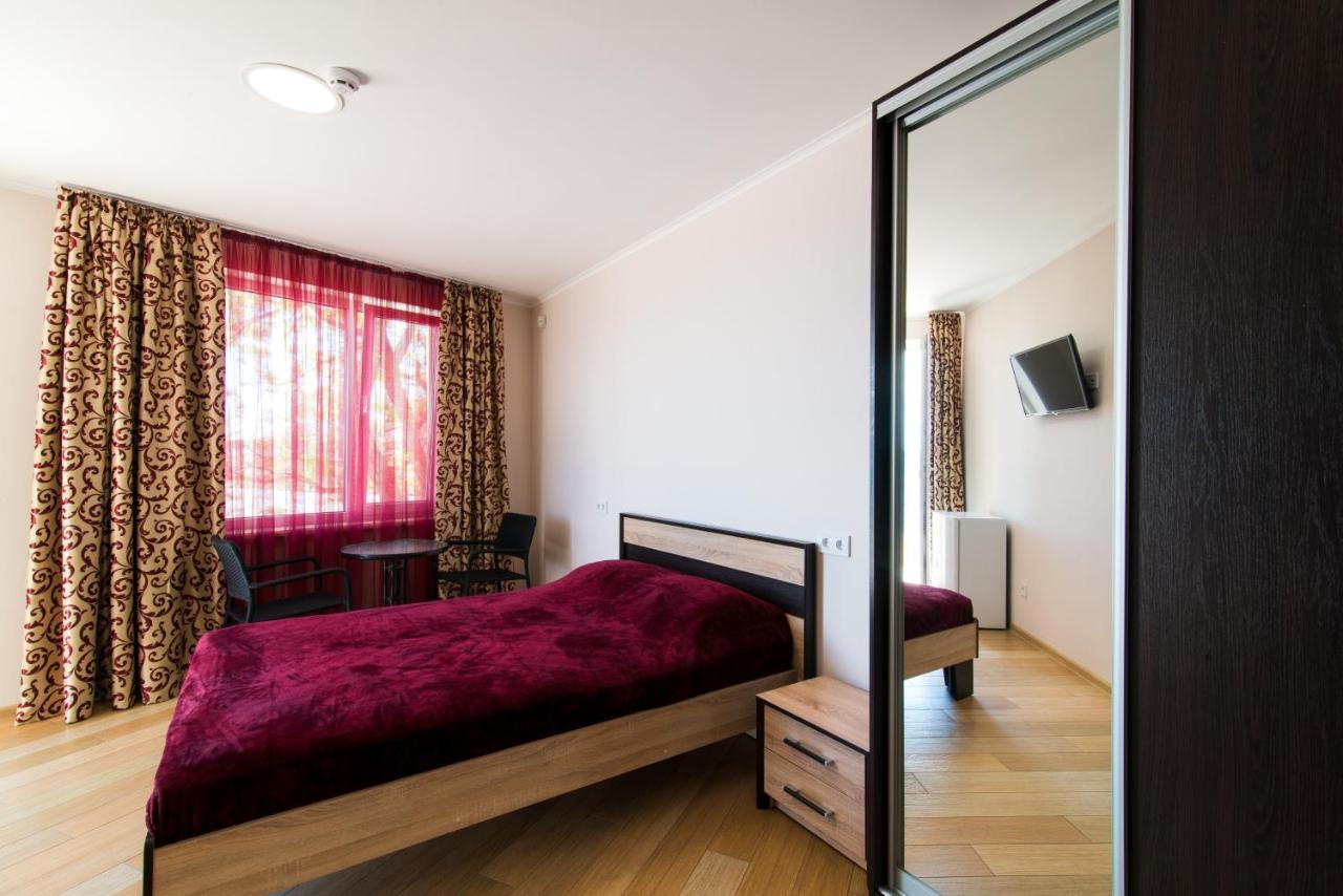 Hotel Tsvetok Odessa Extérieur photo