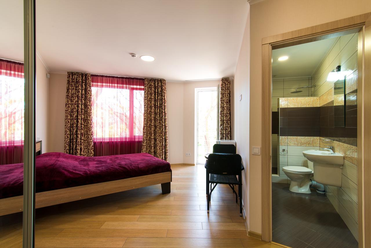 Hotel Tsvetok Odessa Extérieur photo