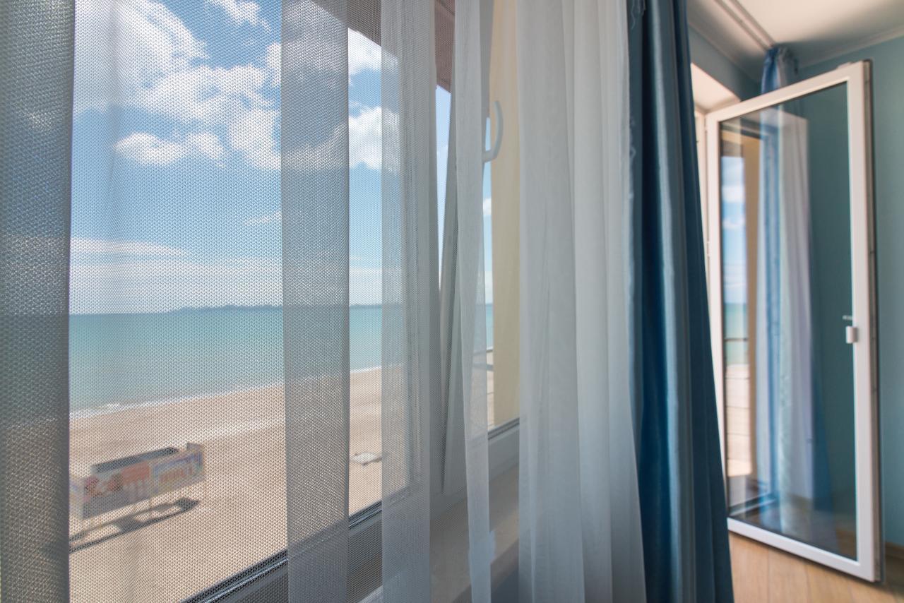 Hotel Tsvetok Odessa Extérieur photo