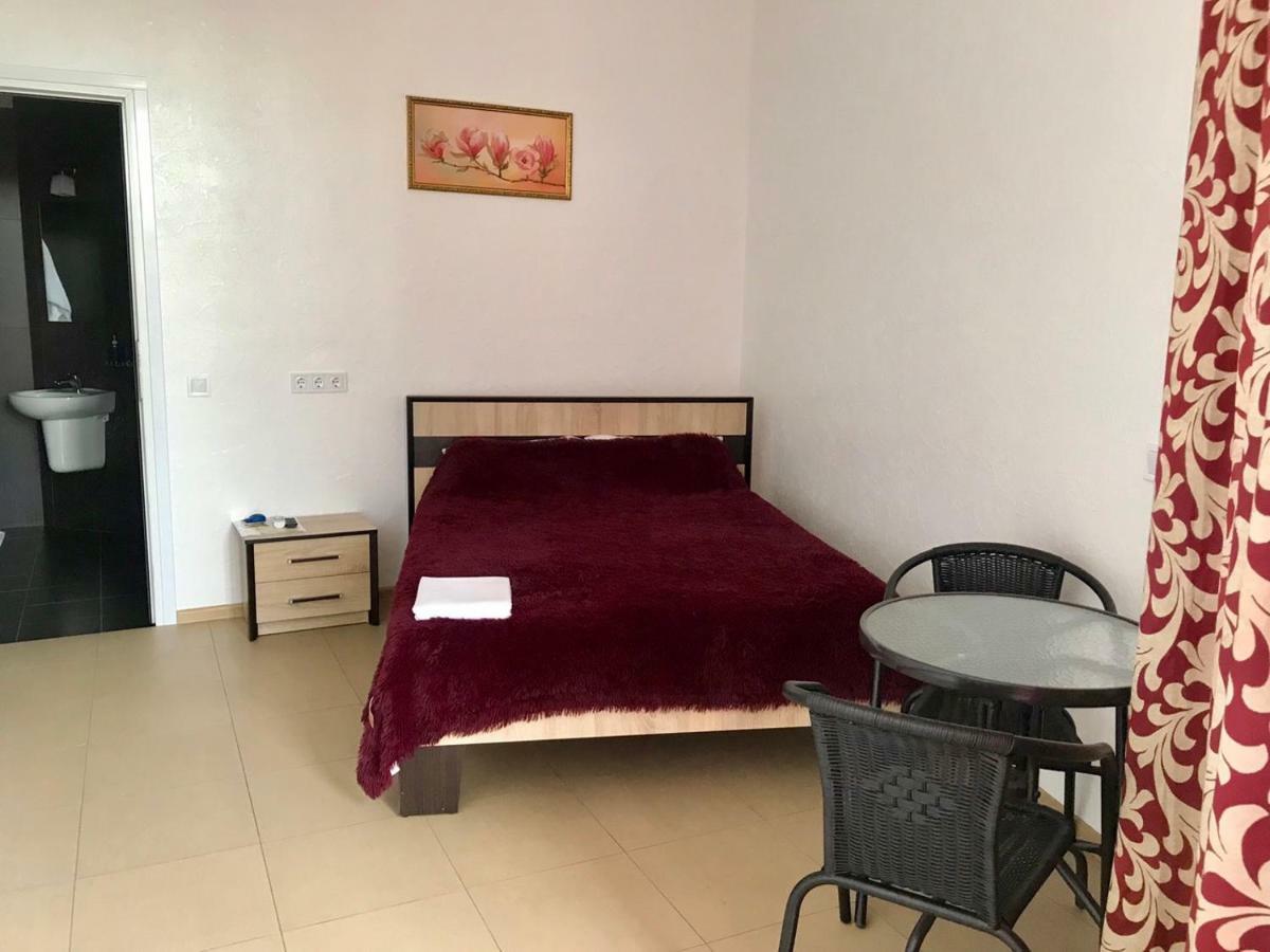 Hotel Tsvetok Odessa Extérieur photo